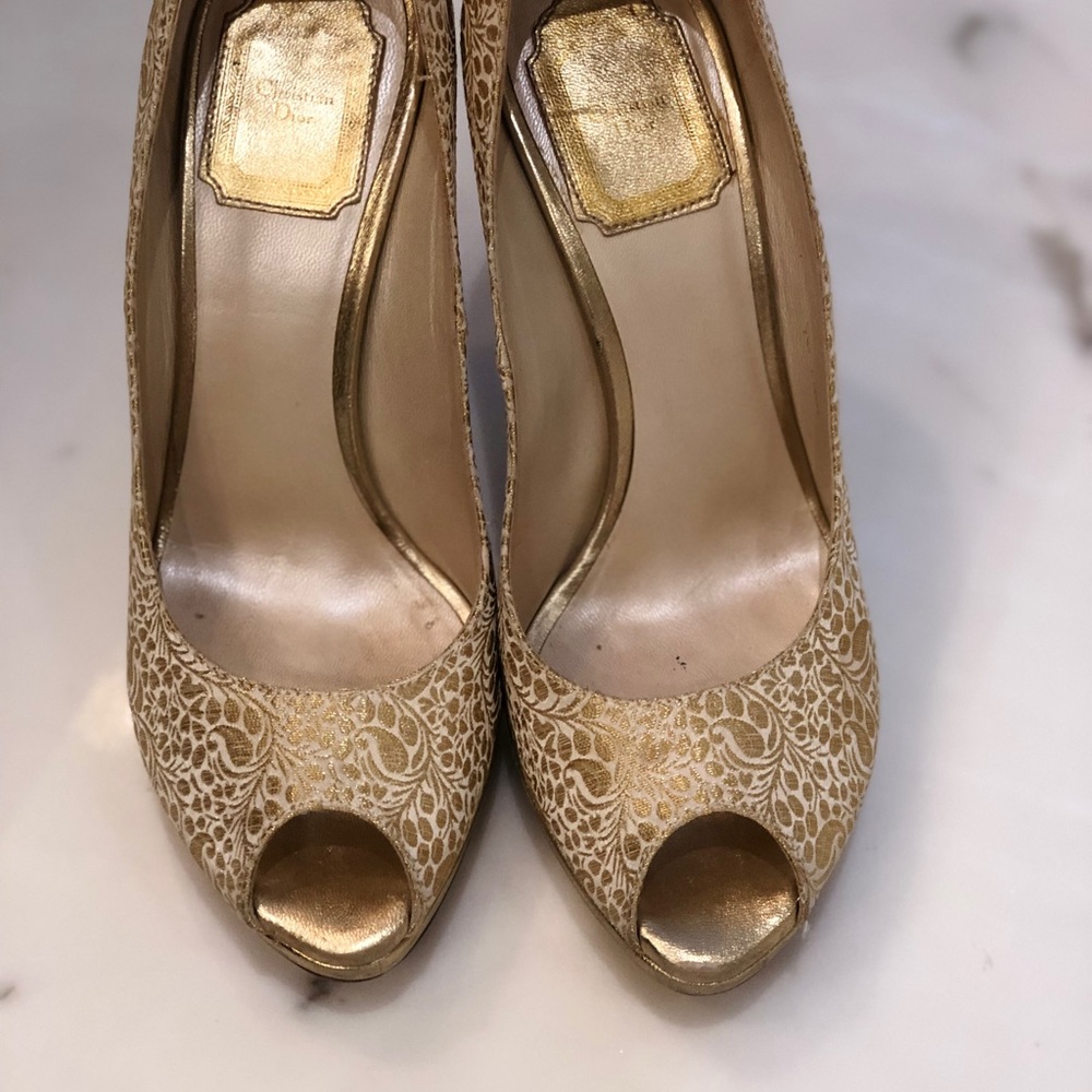 Christian Dior gold platform pumps - Picture 6 of 7
